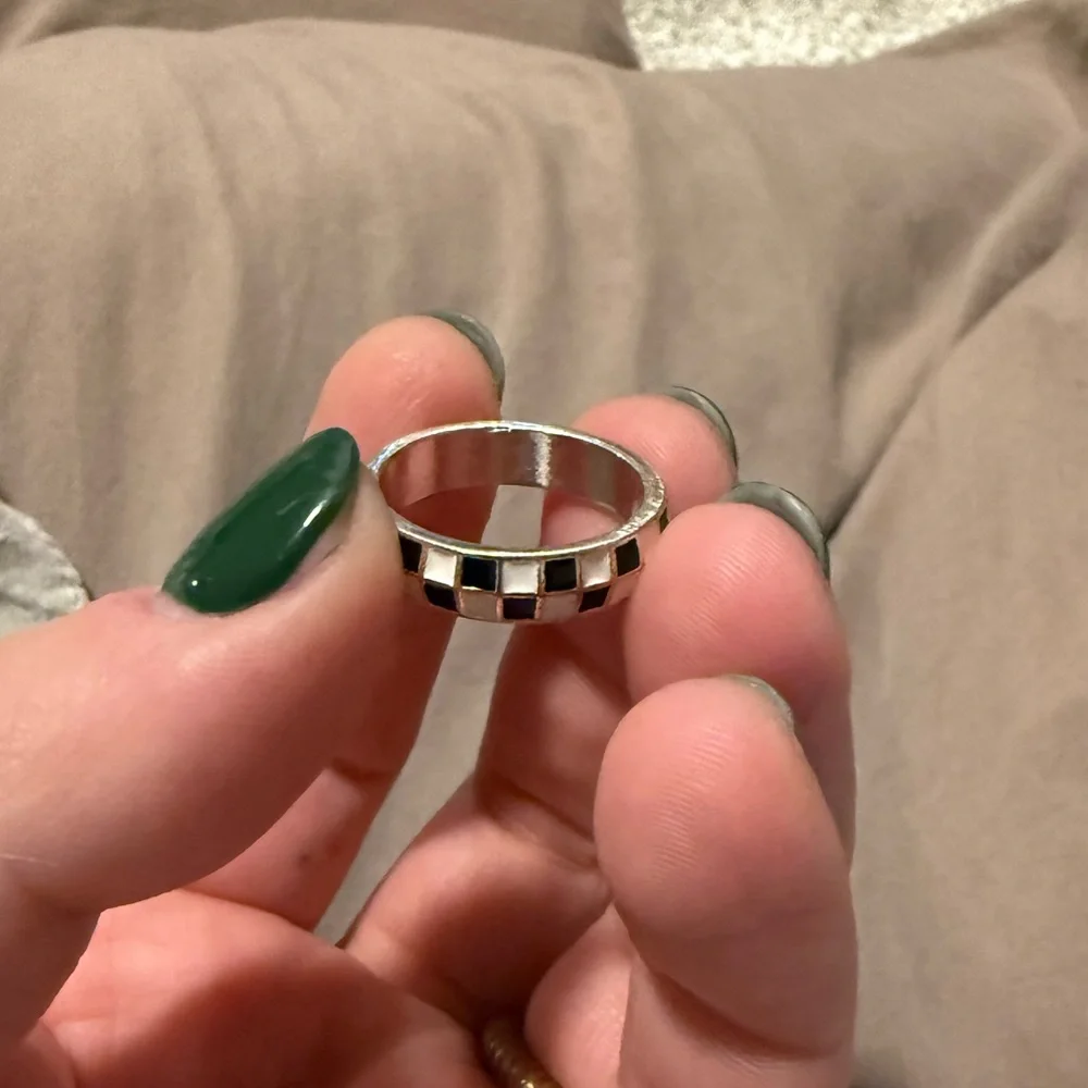 Checkered Ring - Picture 3 of 3